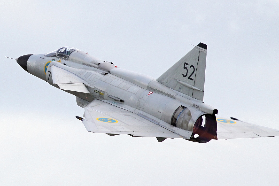 saab  J-37