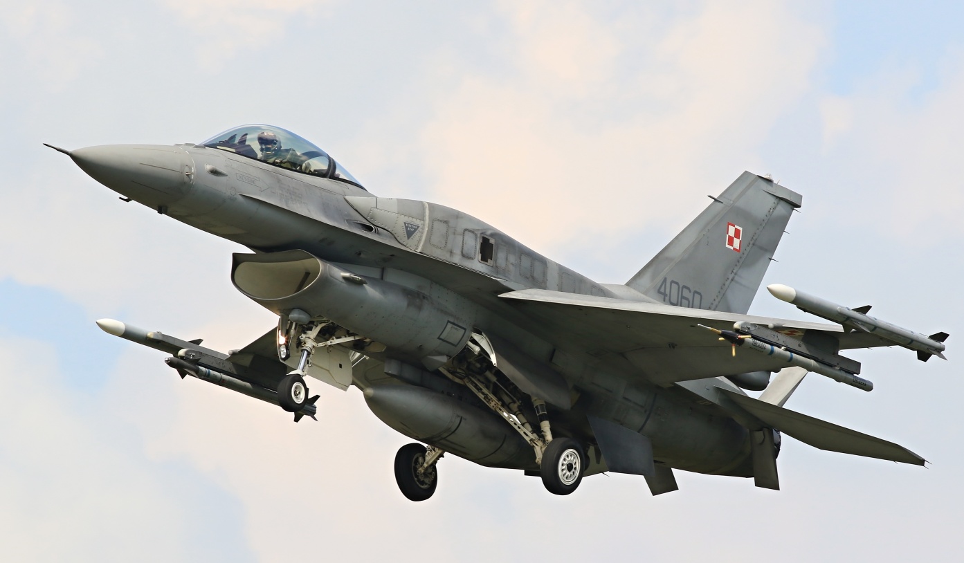 F-16 POL FF2016